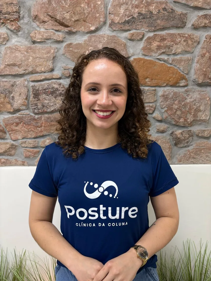Foto de Nadiéle Fischer, fisioterapeuta da Posture
